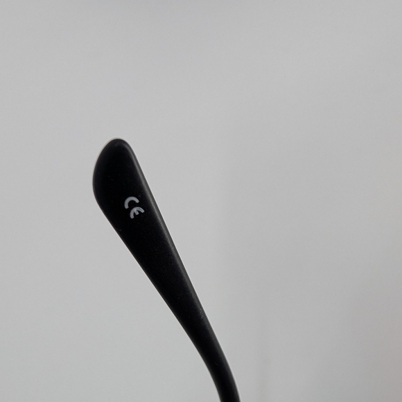 Rick Owens Stylish Red Sunglasses - Picture 8 of 8